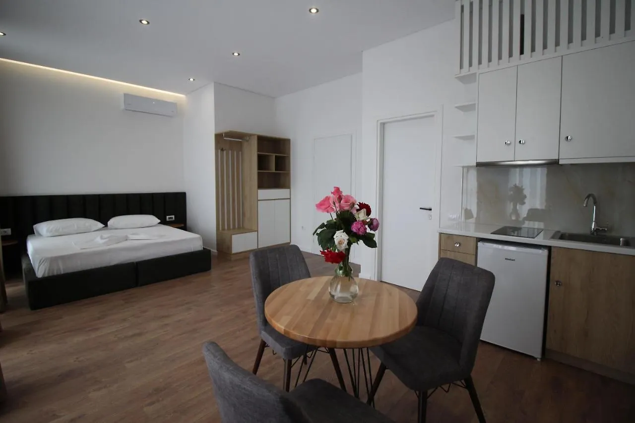 Juer Hotel Bajkaj 0*,